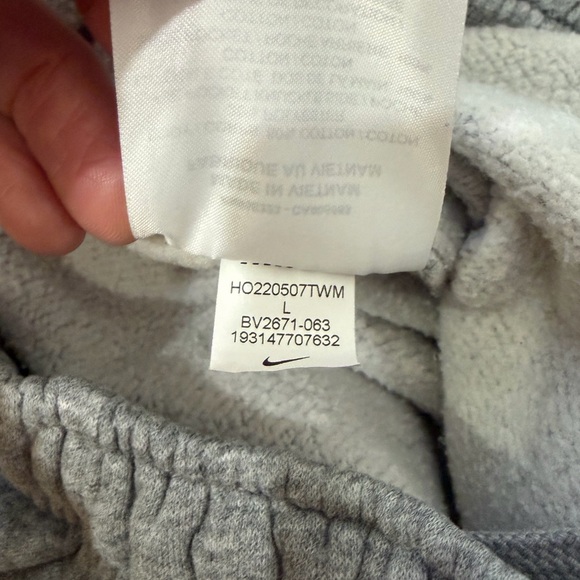 Nike Sportswear Club Fleece Joggers - Picture 6 of 9